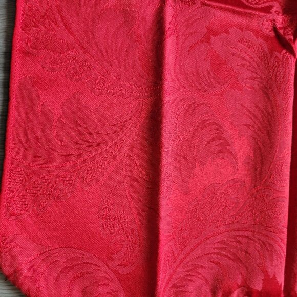Set Of 8 Red Damask Napkins - Cotton & Polyester Blend - Elegant Design - Picture 3 of 5